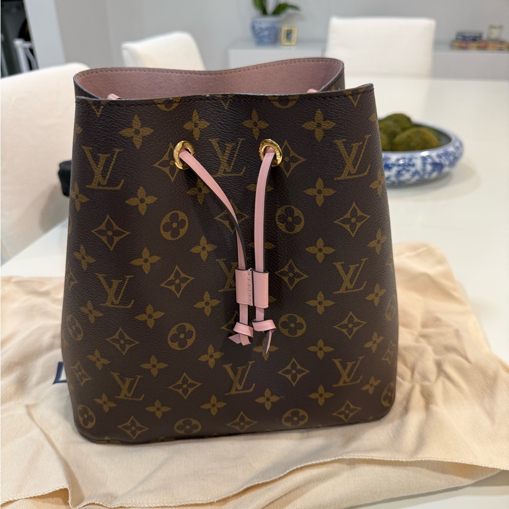 Louis Vuitton Neo Noe MM